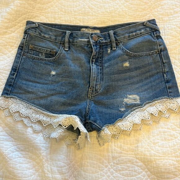 Free People Crochet Lace Hem Cut Off Denim Shorts Distressed Cotton Bohemian 26 - Picture 4 of 10